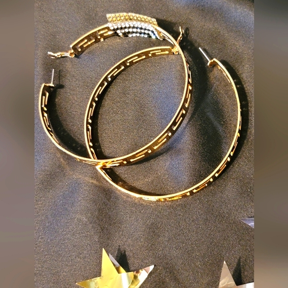 HOOP EARNINGS  ✨️✨️ - Picture 1 of 11